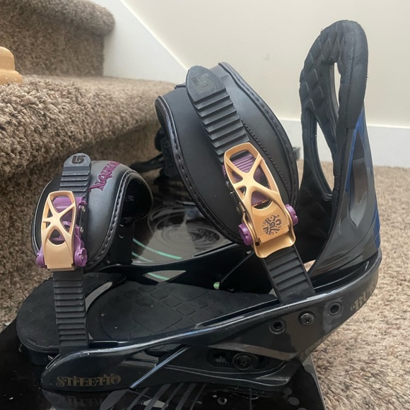 149 Flow Snowboard with Burton Bindings - Picture 9 of 10